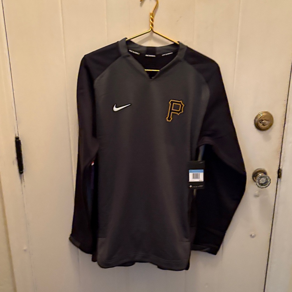 Nike Men's Black and Gray Crewneck Sweater